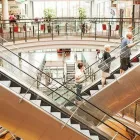 Yrityksen 7 kuva KAUPPAKESKUS KAMPPI Muiden kiinteistöjen vuokraus ja hallinta  Helsinki 18