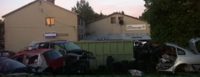 Yrityksen 1 kuva HÄMEEN AUTOPURKAAMO OY Jätteen ja romun tukkukauppa  Tampere 11