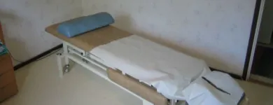 Yrityksen 1 kuva HIEROJA ARI KUUSHOLMA Fysioterapia  Kiukainen 17