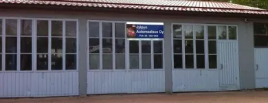 Yrityksen 3 kuva JYLPYN AUTOMAALAUS OY Moottoriajoneuvojen huolto ja korjaus (pl. renkaat)  Kotka 09