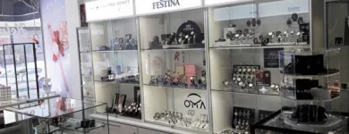 Yrityksen 3 kuva KORULIIKE PEARLY PARROT  Helsinki 18