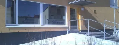 Yrityksen 3 kuva PARTURI-KAMPAAMO RI-HANNA Parturit ja kampaamot  Helsinki 18