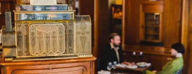 Yrityksen 1 kuva VIINIBAARI APOTEK  Helsinki 18