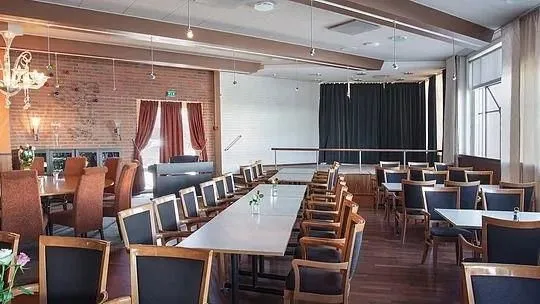 Yrityksen 4 kuva HOTELLI RAAHEN HOVI