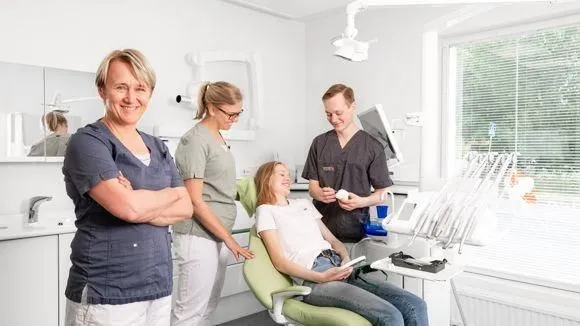 Yrityksen 10 kuva KAUKLAHDEN HAMMASLÄÄKÄRIT-KÖKLAX TANDLÄKARE OY AB